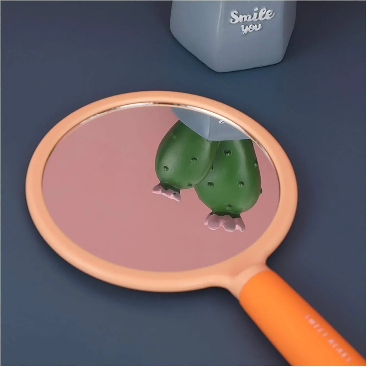 Desktop Vanity Mirror Handheld Makeup Mirror Cute Round Silicone Handle Mirror Ladies Portable Makeup Mirror Ladies Beauty Makeup Mirror Suitable for Travel, Makeup, Office