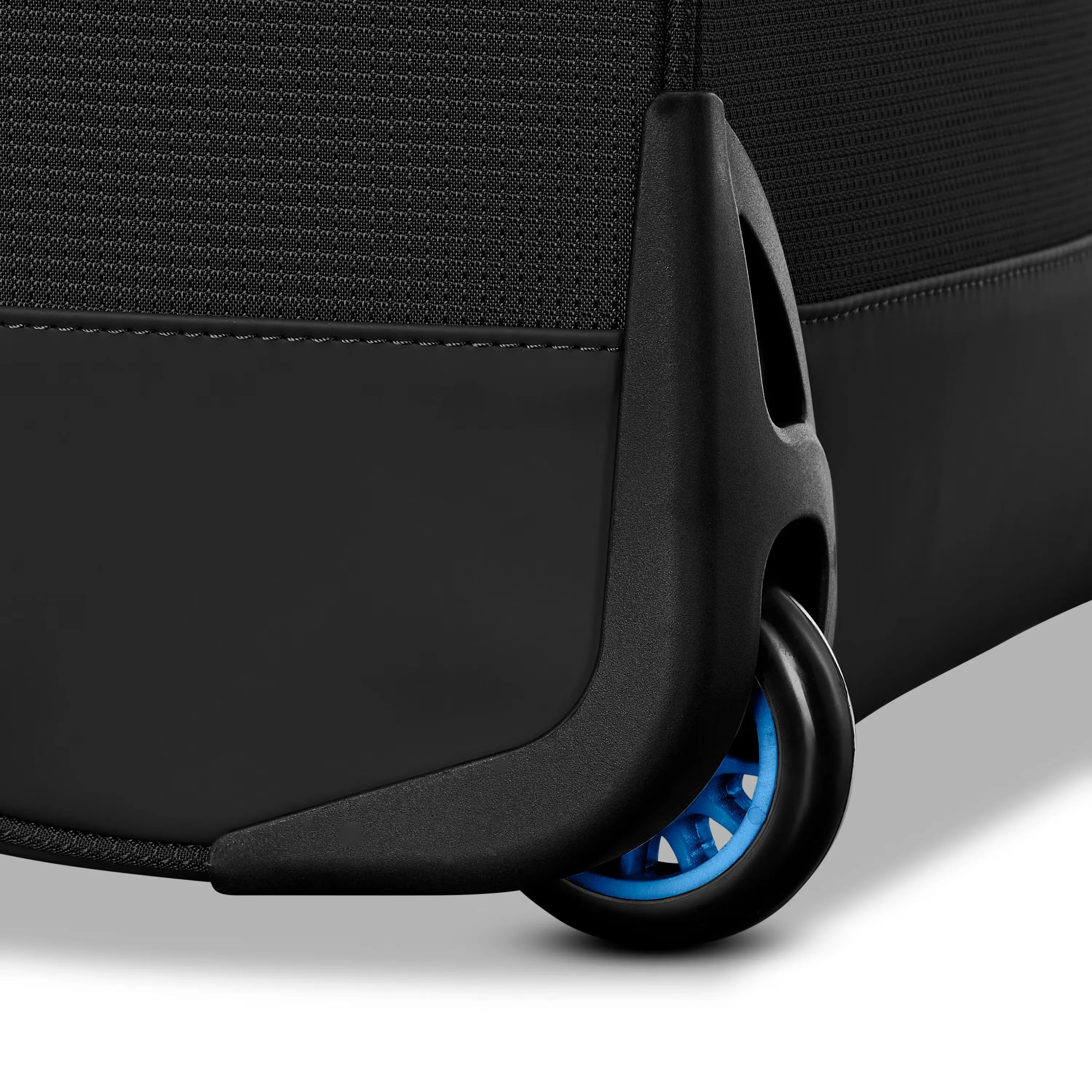 High Sierra Hi-Life 22" Carry-On Wheeled Duffel - Black