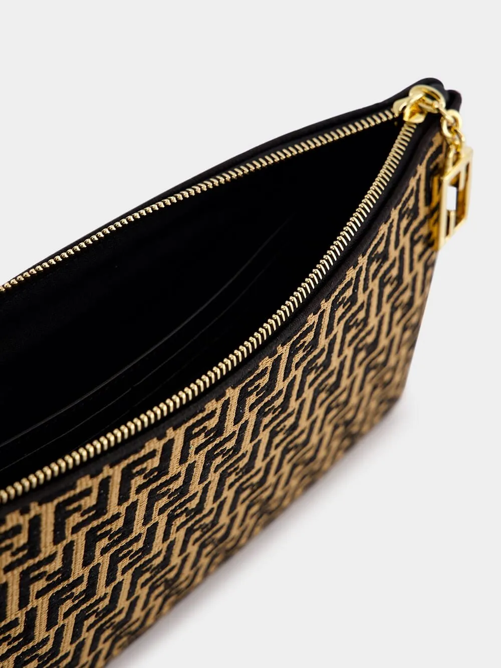 Medium Flat Raffia Pouch