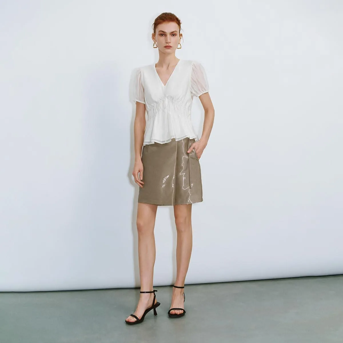 Women's Tops Short Puff Sleeve V Neck Cropped Shirt Casual Lightweight Pullover Blouse Summer